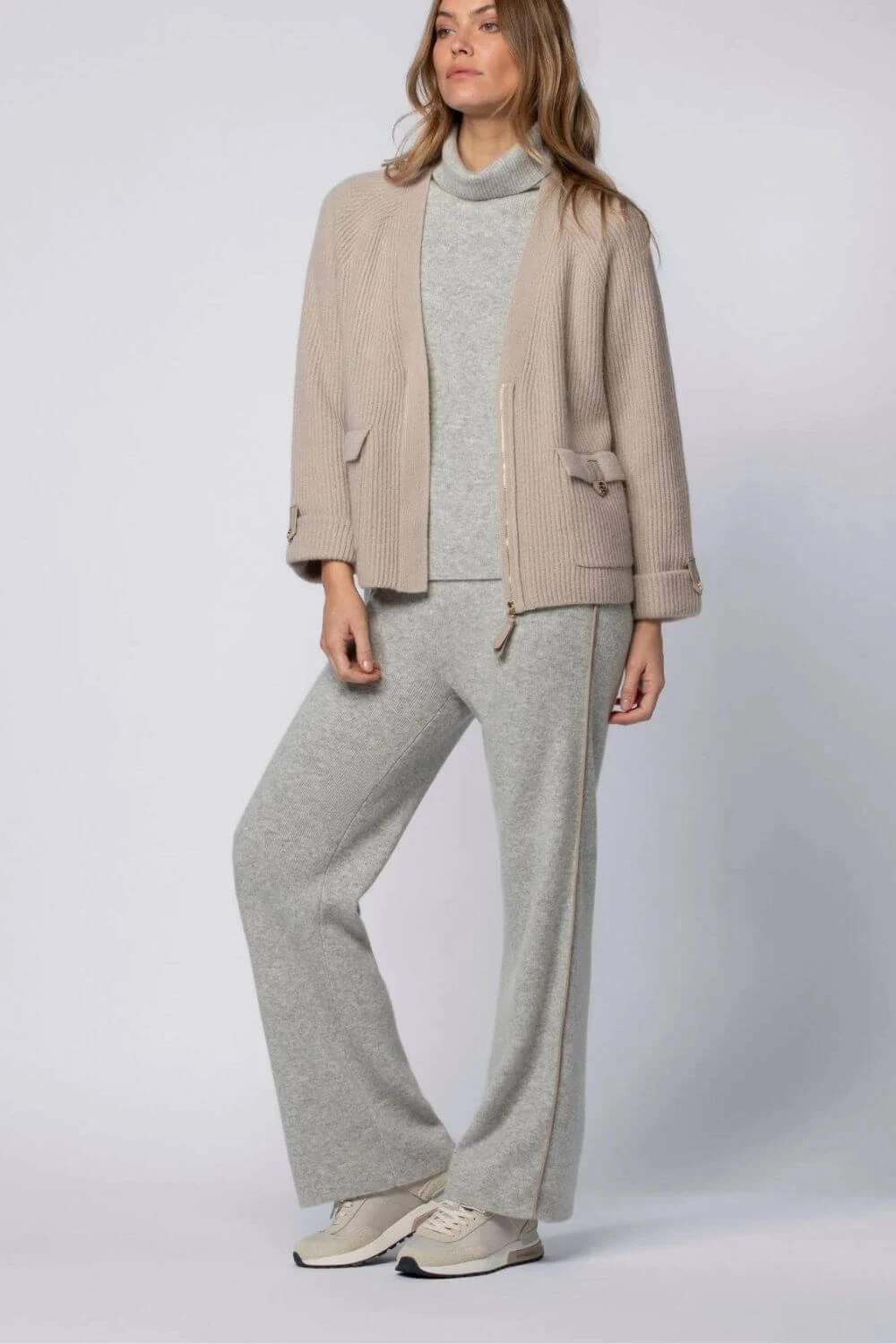 Gisca Long-Sleeve Wool And Cashmere Cardigan In Taupe 2 Gisca Long-Sleeve Wool And Cashmere Cardigan In Taupe - Image 2