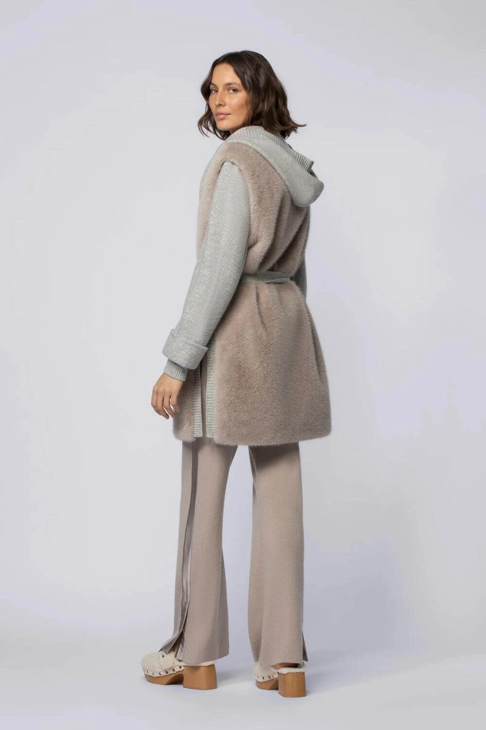 Golia Mid-length Wool And Cashmere Sweater Vest With Faux Fur In Grey 3 Golia Mid-length Wool And Cashmere Sweater Vest With Faux Fur In Grey - Image 3