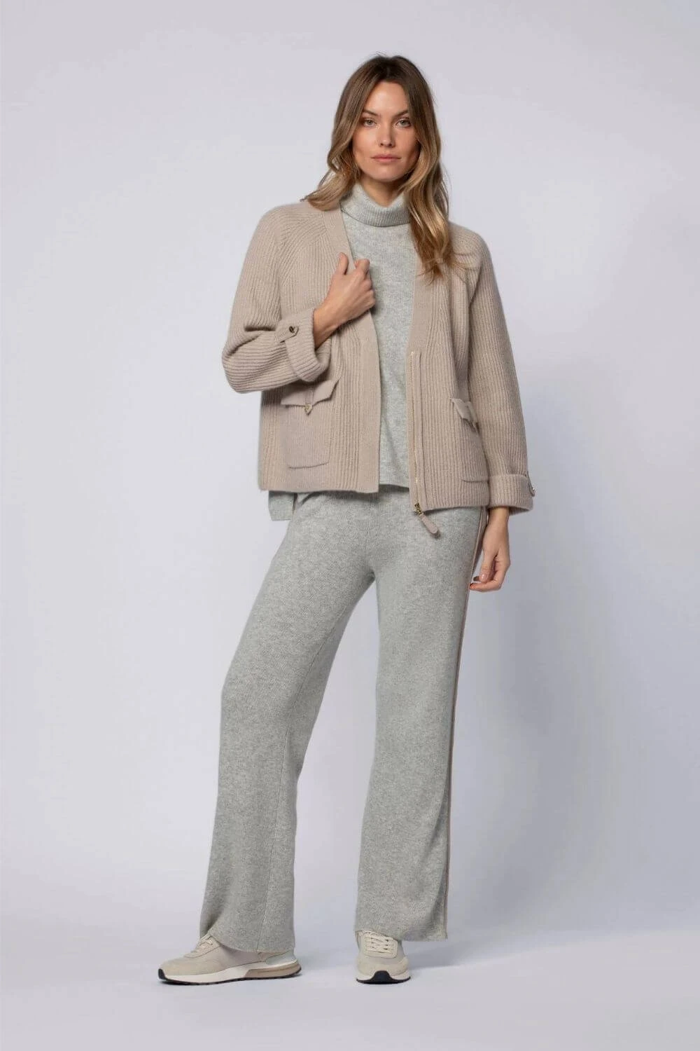 Gisca Long-Sleeve Wool And Cashmere Cardigan In Taupe 3 Gisca Long-Sleeve Wool And Cashmere Cardigan In Taupe - Image 3