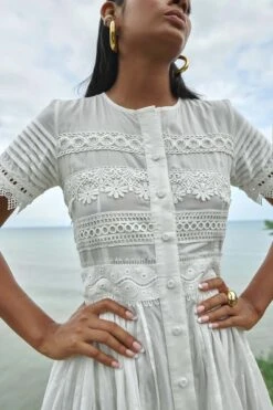 Violetta Dress In White 6 Violetta Dress In White -Fashion Lingerie Shop Violetta white dress waimari3 1000x 5fd7ef2c f660 4bb5 946e 774419dbbf76